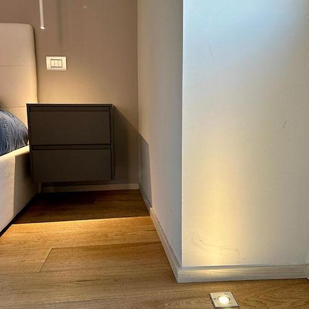 Lr Deluxe Apartments - Fondazione Prada - Metro M3 Milaan Buitenkant foto