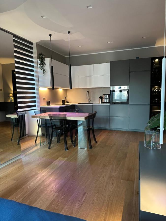 Lr Deluxe Apartments - Fondazione Prada - Metro M3 Milaan Buitenkant foto