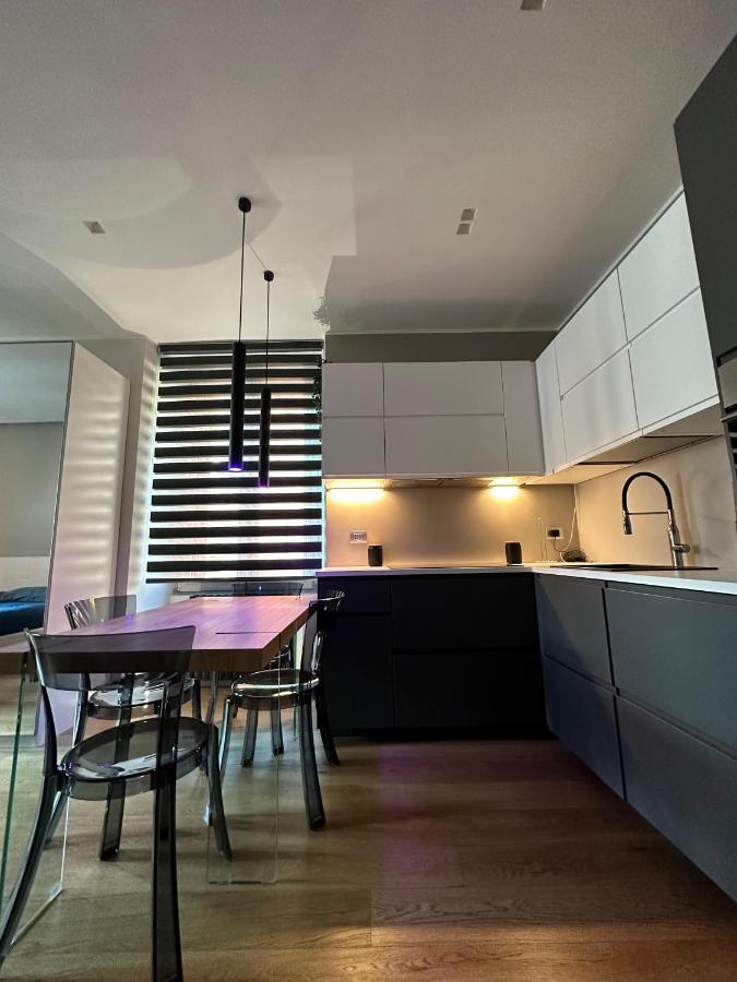 Lr Deluxe Apartments - Fondazione Prada - Metro M3 Milaan Buitenkant foto